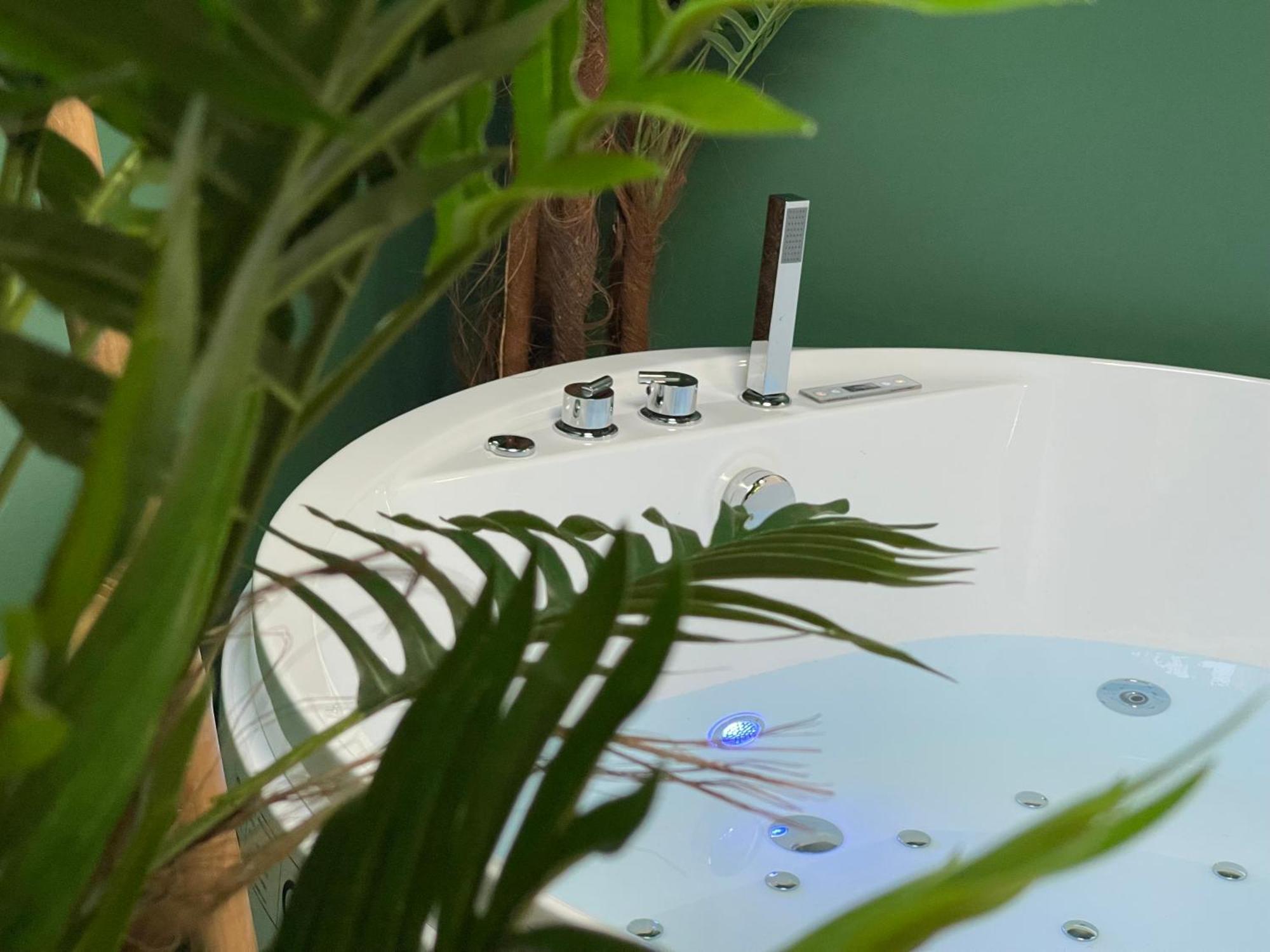 Evasion Exotique - Suite Selva - Jaccuzzi Privatif Amiens Exterior photo